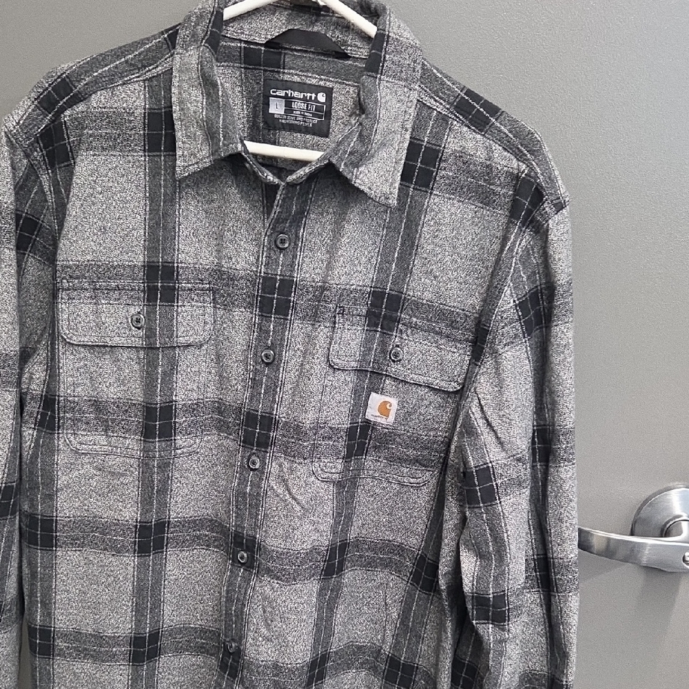 Carhartt Men's Black and Gray Plaid Button Down Shirt